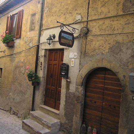 Il Sorriso Dei Monti Bed and Breakfast Orvinio Buitenkant foto